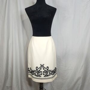 Vintage! TALBOTS Size 4P Ivory Felted Wool Raised Filigree Embroidery Skirt EUC